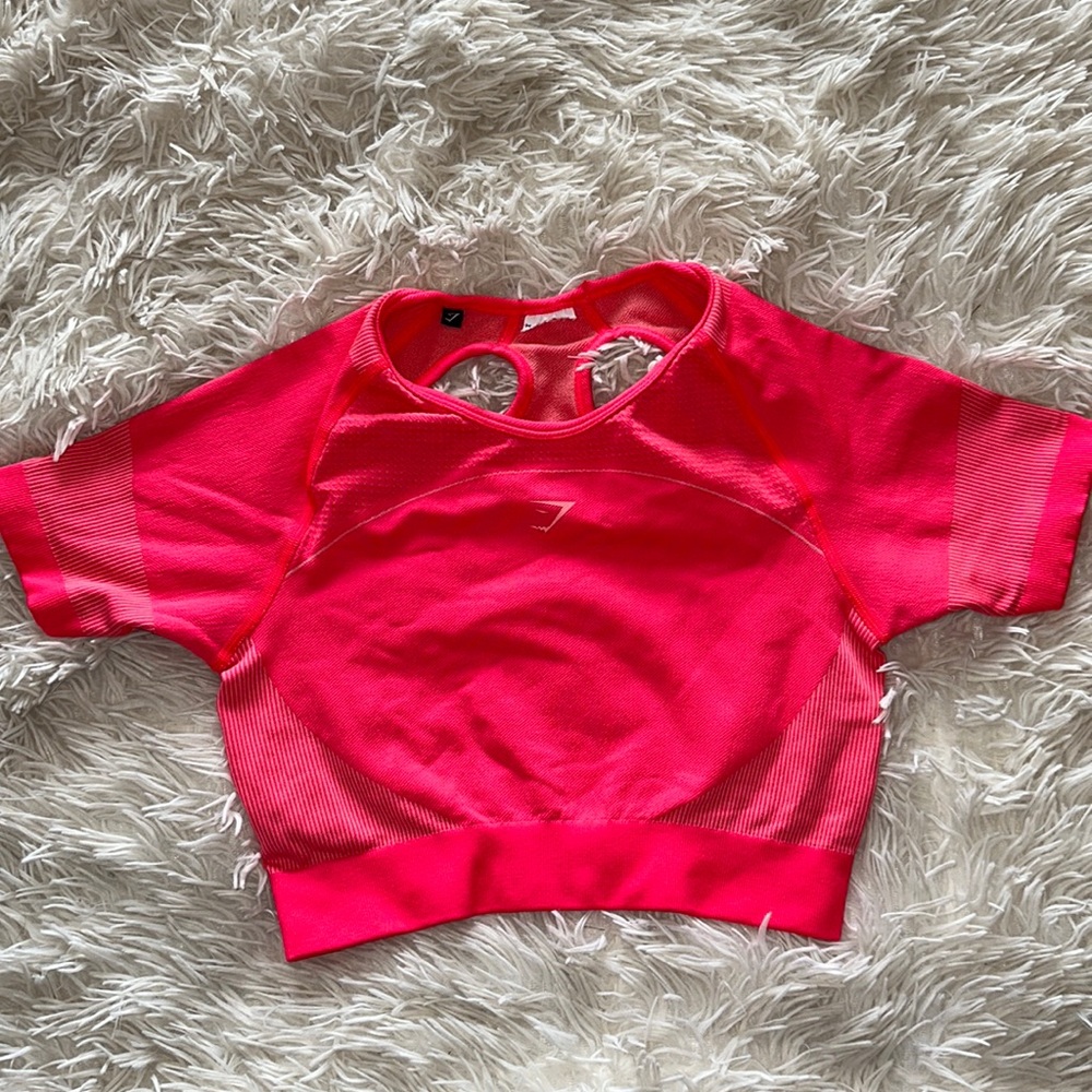 neon pink gymshark crop top